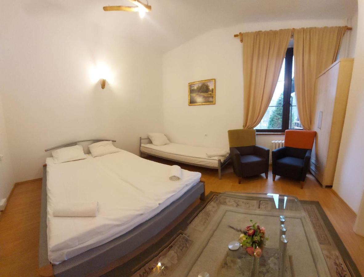 Zloty Jelen - Restauracja I Dom Goscinny Potok Zloty Buitenkant foto